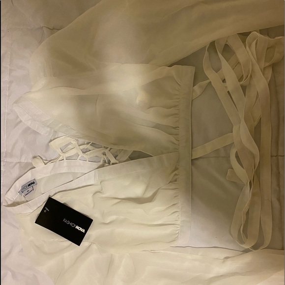 fashion nova white top size L-XL - Picture 2 of 5